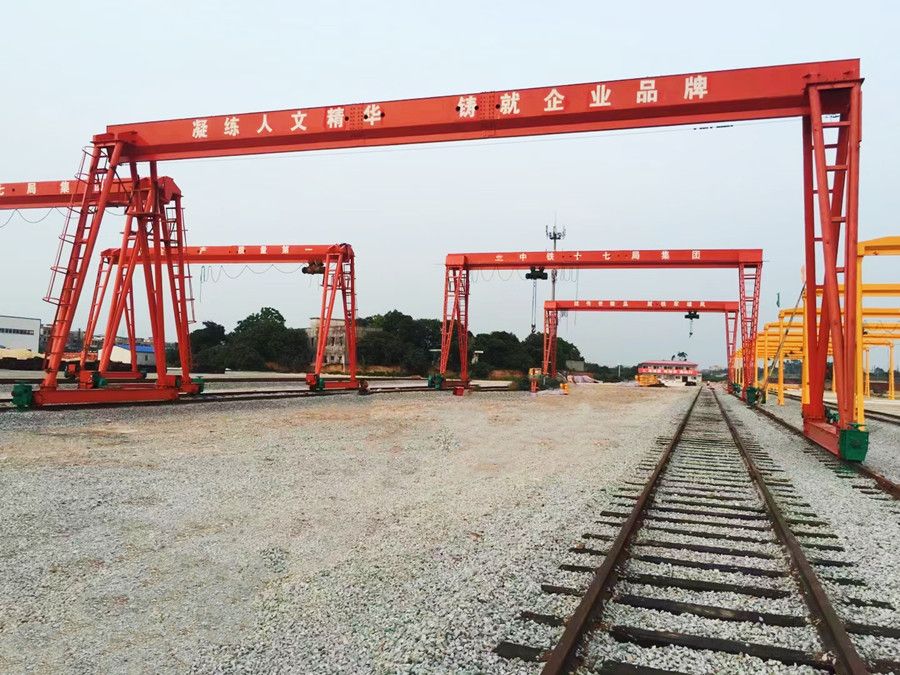 河南龍門吊、MH型電動單梁門式起重機廠家制造、安裝維修