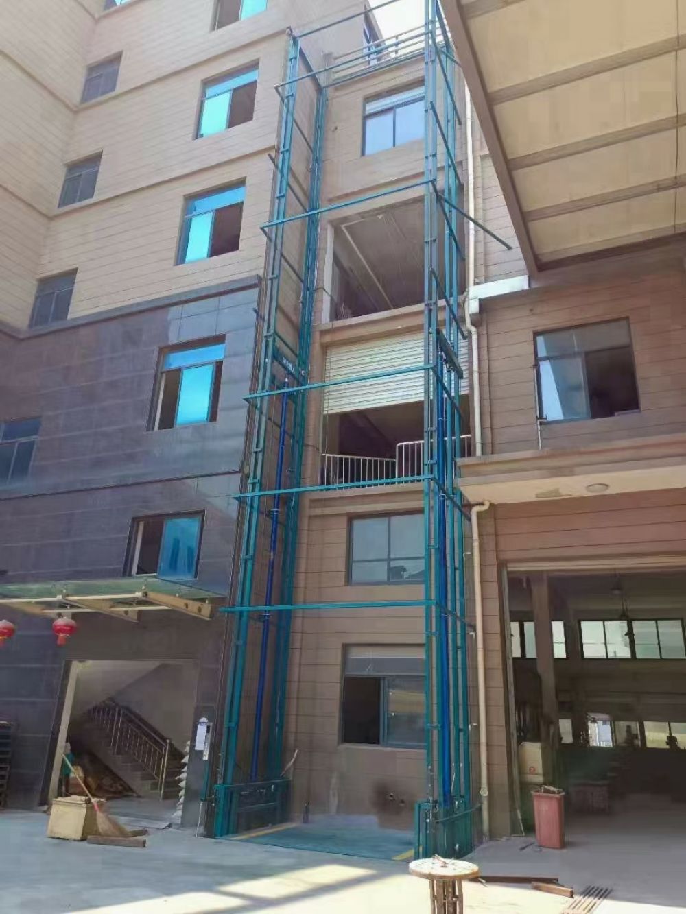 升降機、升降貨梯、鏈條導軌式升降機廠家銷售、安裝維修