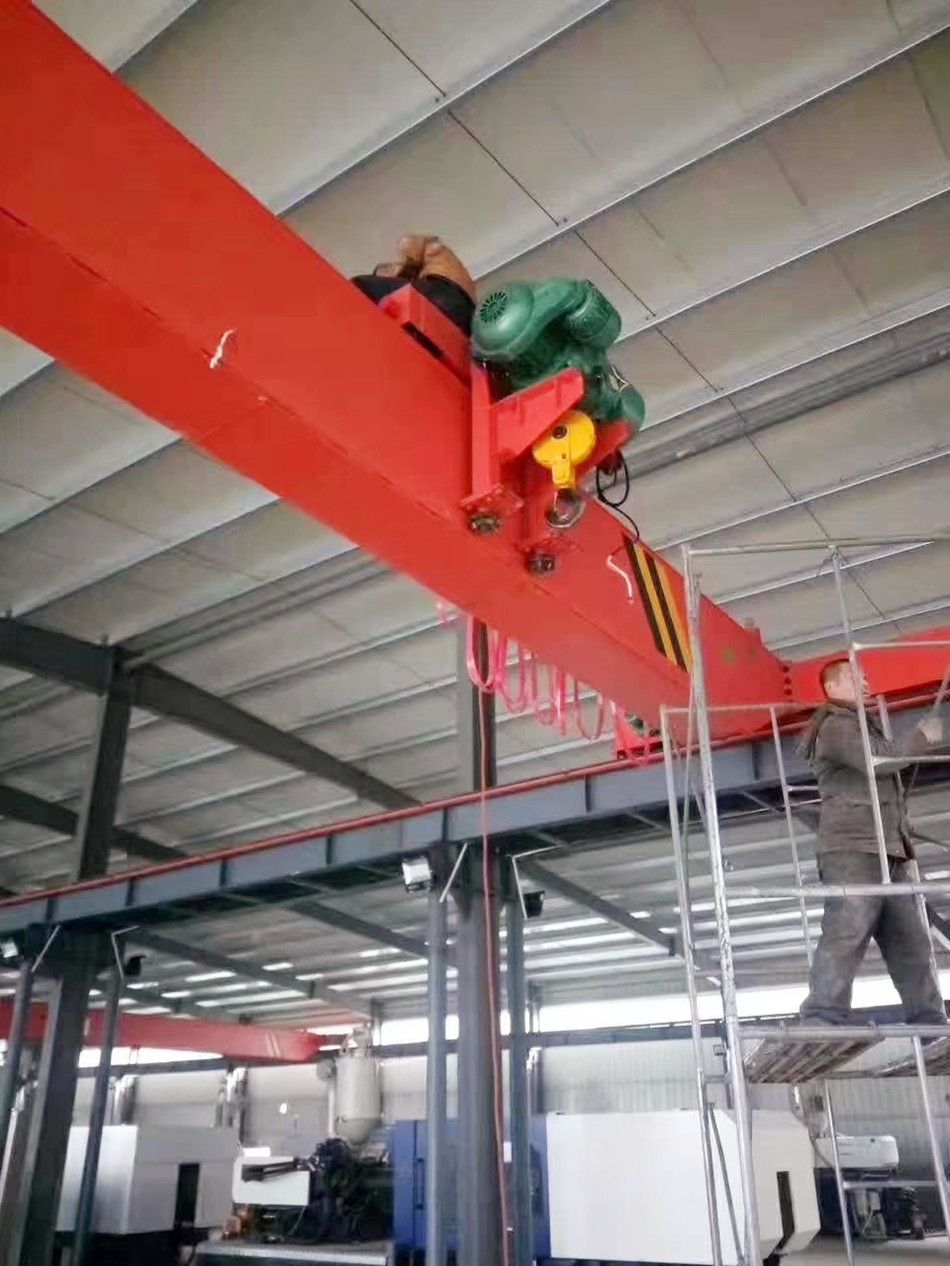 青島起重機(jī)，LDP型低凈空電動(dòng)單梁起重機(jī)