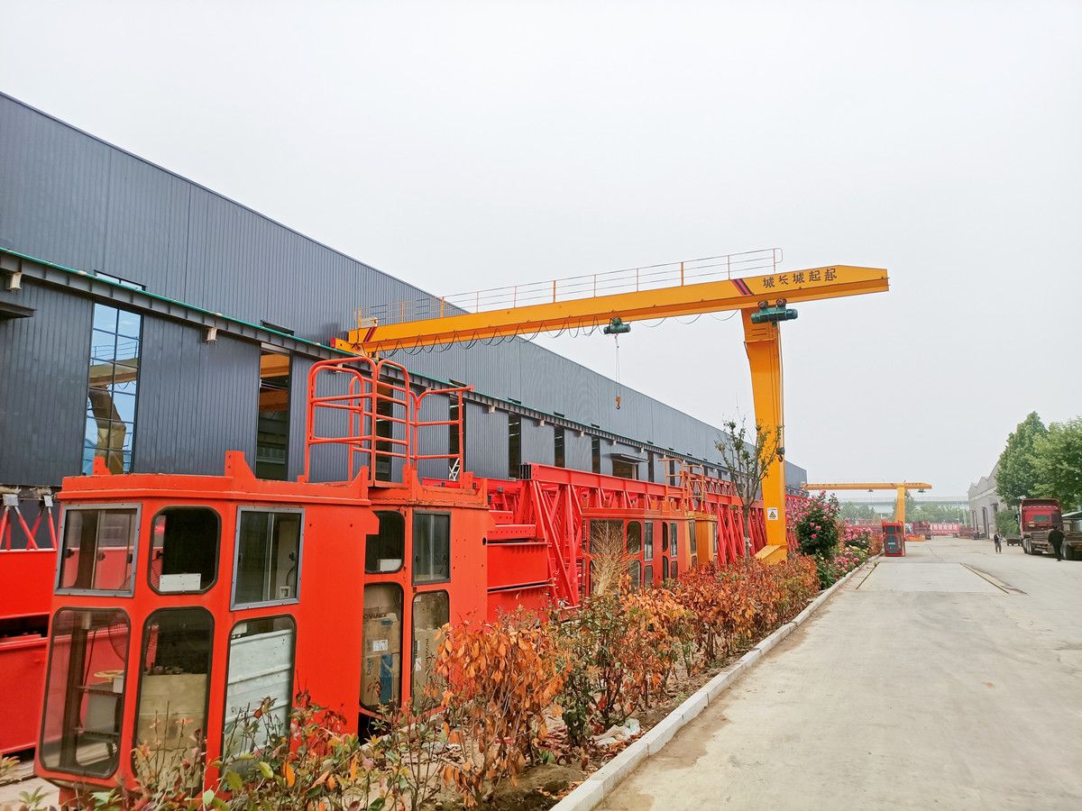 江西門(mén)式起重機(jī)、吉安L型半腿單梁龍門(mén)吊廠家銷(xiāo)售、安裝維修