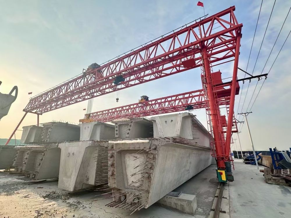 江蘇揚州起重機(jī)廠家提供梁場龍門吊、提梁機(jī)租賃服務(wù)
