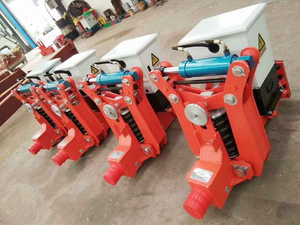 濟(jì)南龍門(mén)吊防風(fēng)設(shè)施、盤(pán)式夾軌器、液壓防風(fēng)鐵楔廠家批發(fā)