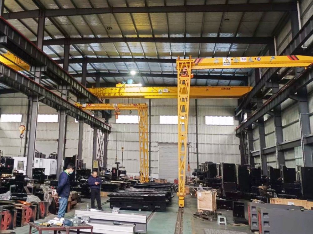 MH型單梁門式起重機、BMH型半腿門式起重機、龍門吊制造安裝維修