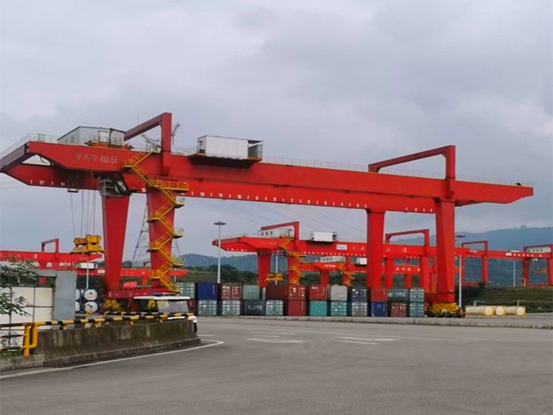 U型集裝箱門式起重機(jī)、集裝箱龍門吊廠家品牌、設(shè)計(jì)制造、安裝維修