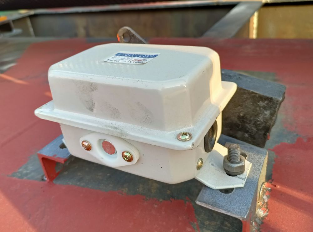 重錘限位器、行程開關(guān)廠家品牌、產(chǎn)地貨源、批發(fā)價格