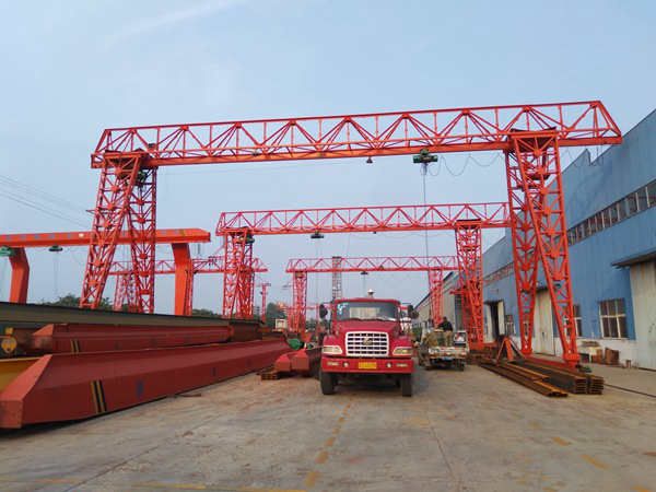 湖北黃石龍門吊租賃32噸龍門吊路橋項(xiàng)目用
