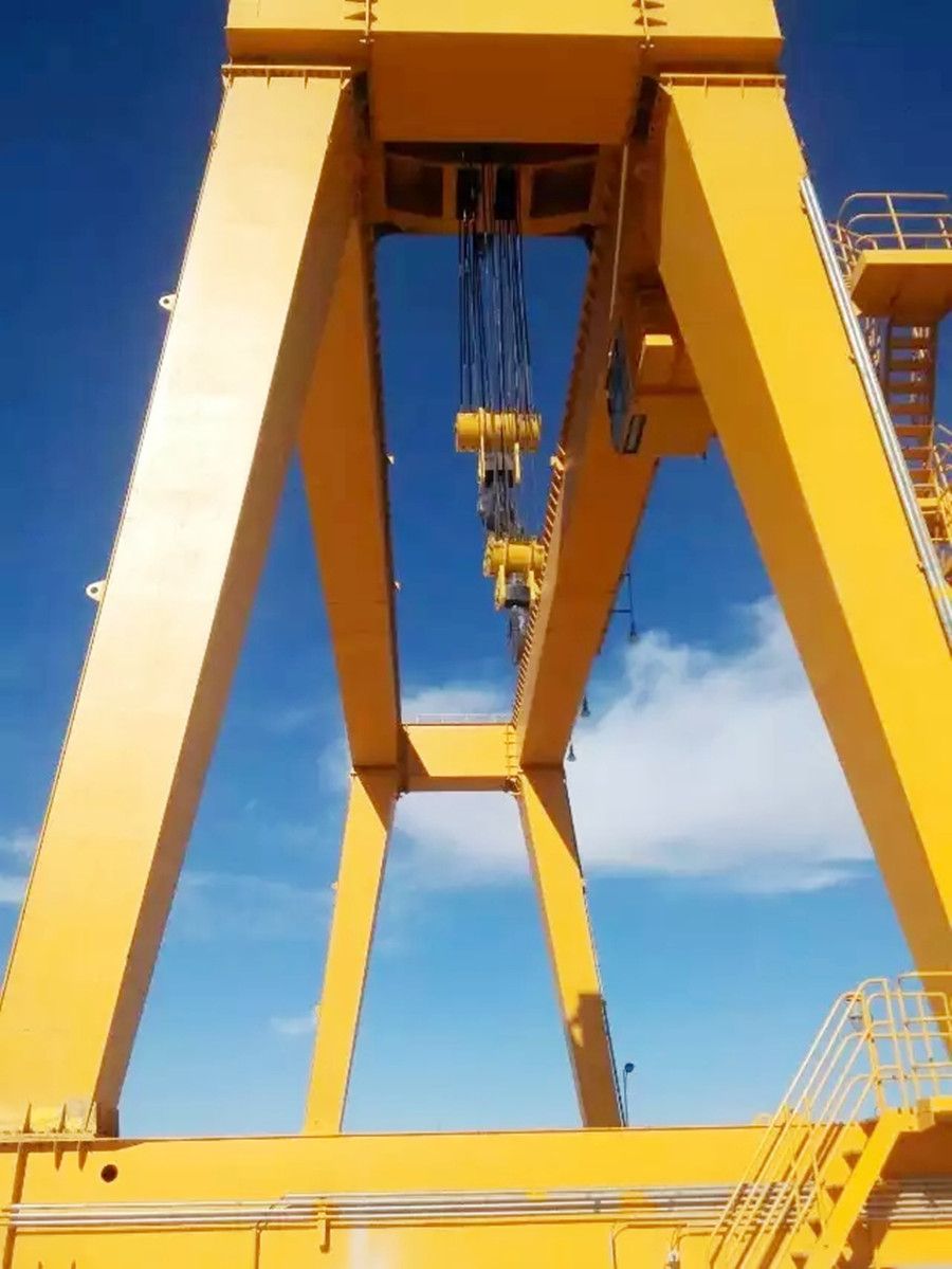 北京龍門吊、MG型電動雙梁吊鉤門式起重機(jī)廠家供貨服務(wù)