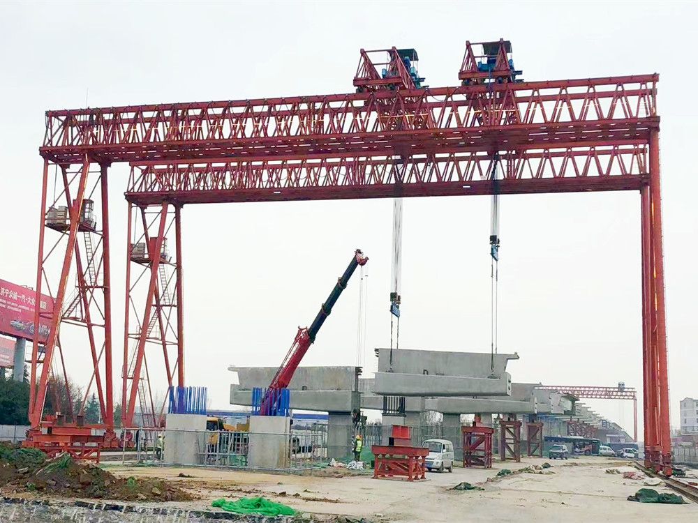 出渣機(jī)門式起重機(jī)、提梁機(jī)、架橋龍門吊廠家銷售、安裝維修