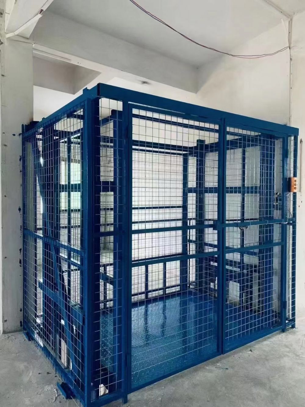 載貨液壓升降平臺、鏈條導(dǎo)軌式液壓升降機(jī)、升降貨梯