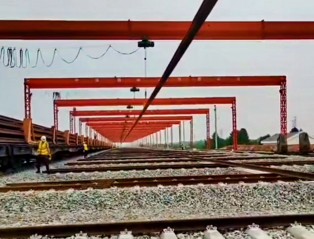 門式起重機、龍門吊群吊生產(chǎn)廠家、安裝維修保養(yǎng)