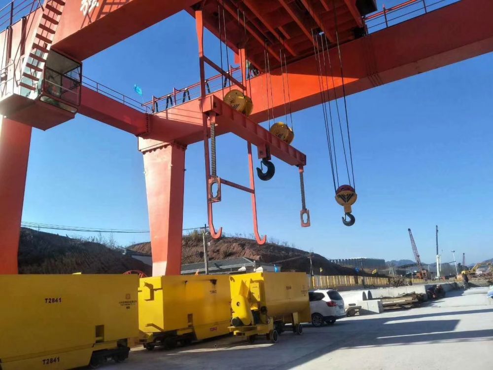 安徽雙梁門式起重機、地鐵出渣機