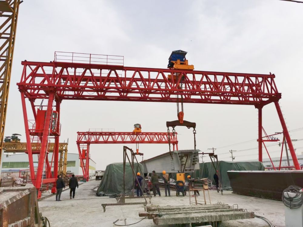 重慶龍門吊、梁場(chǎng)龍門吊、制梁場(chǎng)提梁門式起重機(jī)