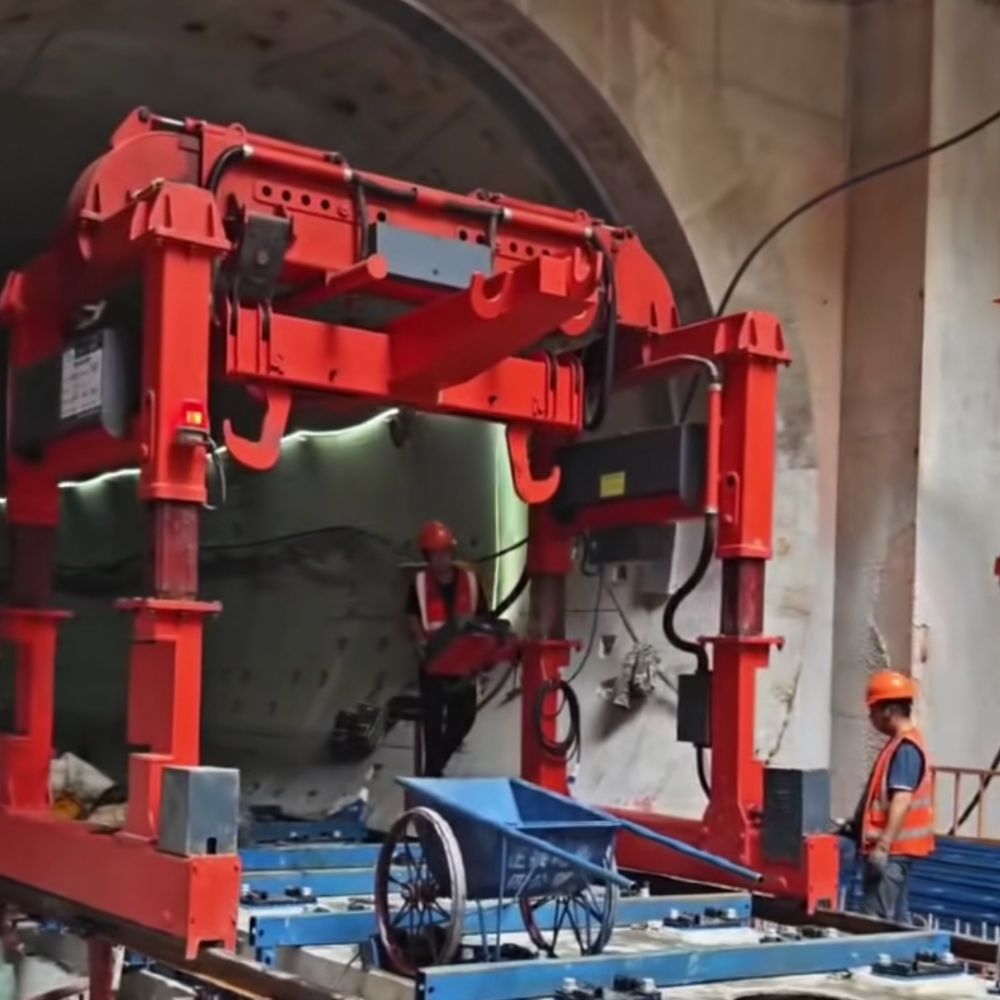 隧道鋪軌吊、液壓龍門吊、隧道門式起重機(jī)