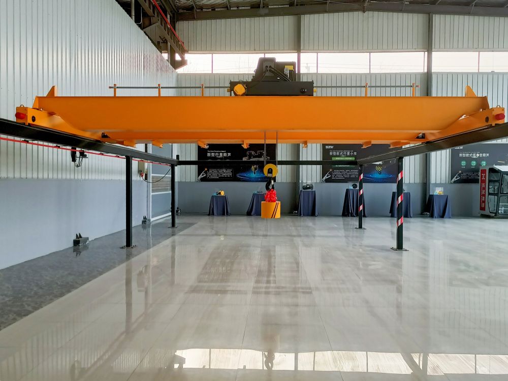 歐標(biāo)起重機、歐式新型雙梁橋式起重機、歐式天車、吊機