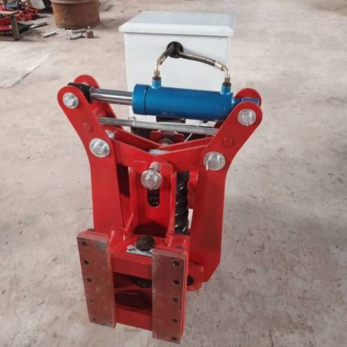 如何給夾軌器加潤滑劑？