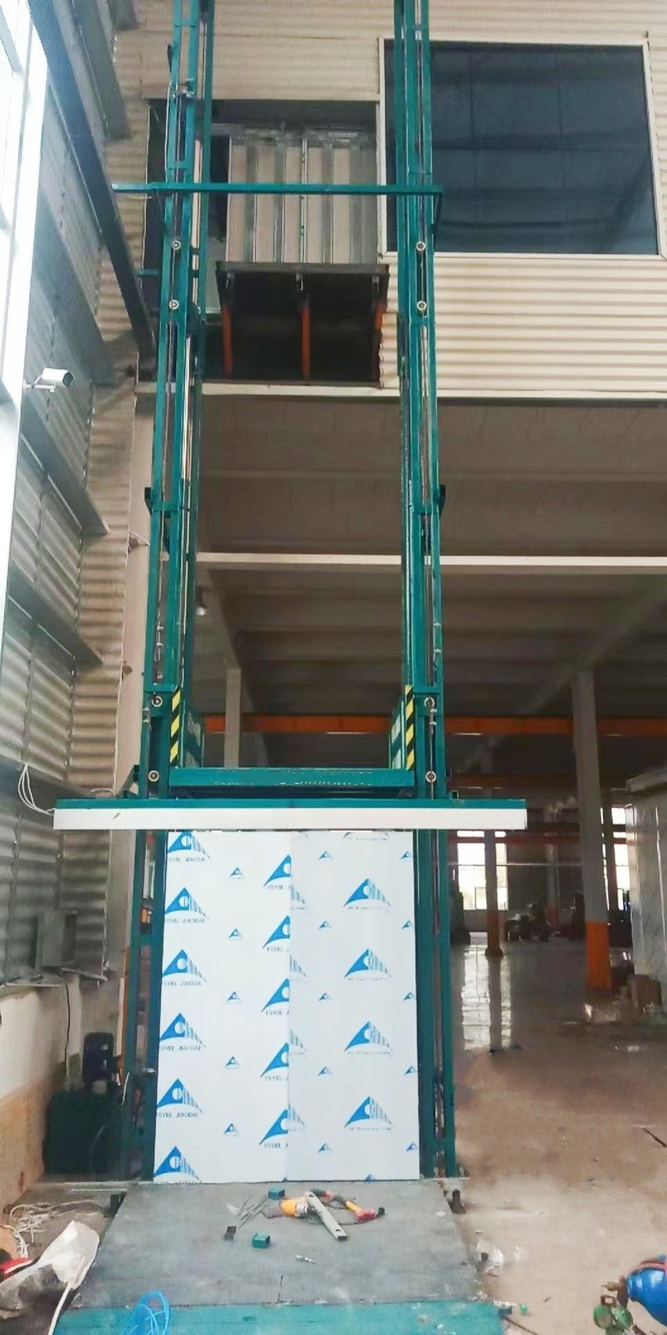 江西贛州液壓升降機(jī)、升降平臺(tái)、升降貨梯設(shè)計(jì)制造、安裝維修