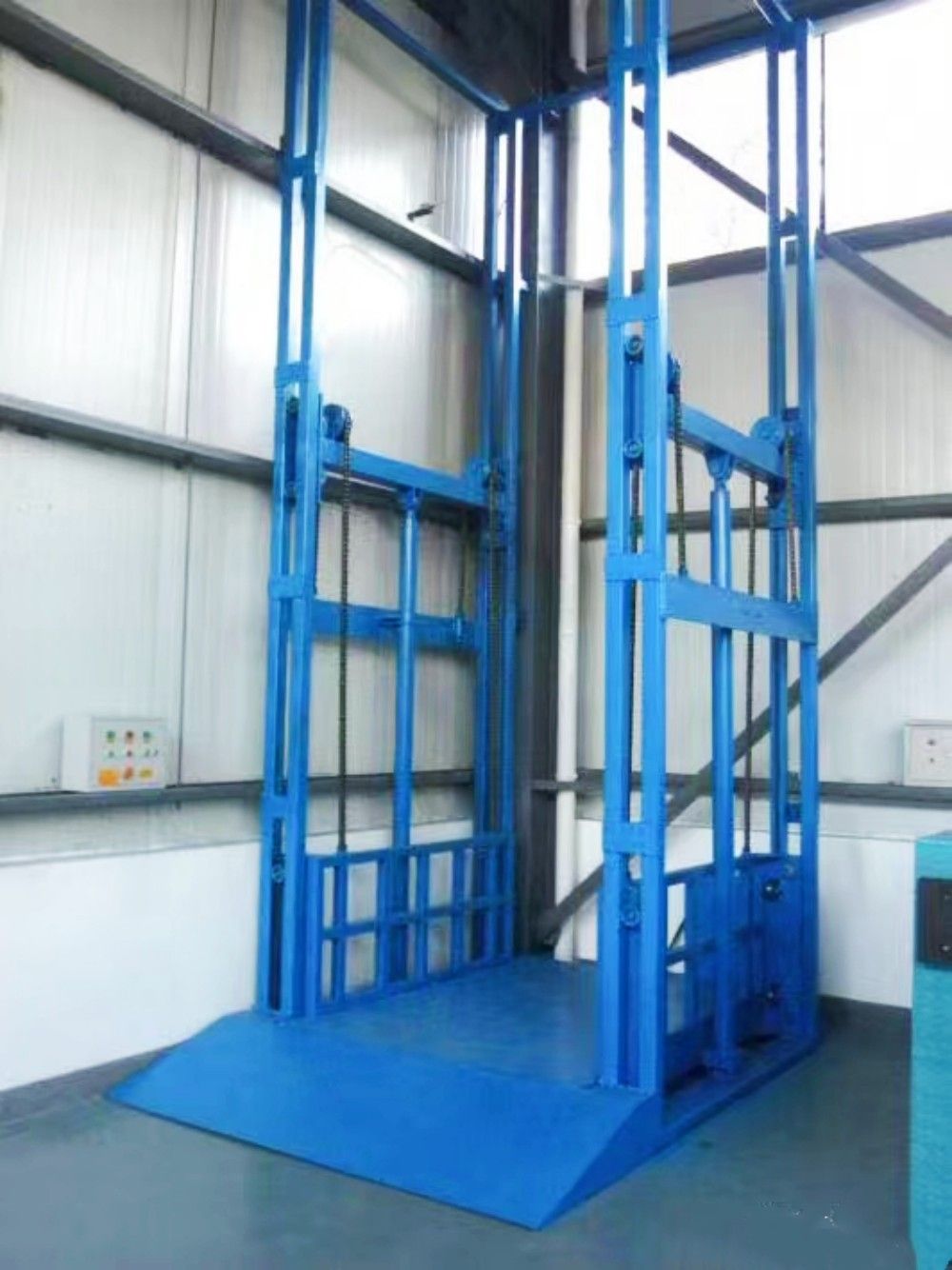 電動液壓導(dǎo)軌式升降機(jī)、升降貨梯、升降機(jī)械生產(chǎn)廠家、品牌