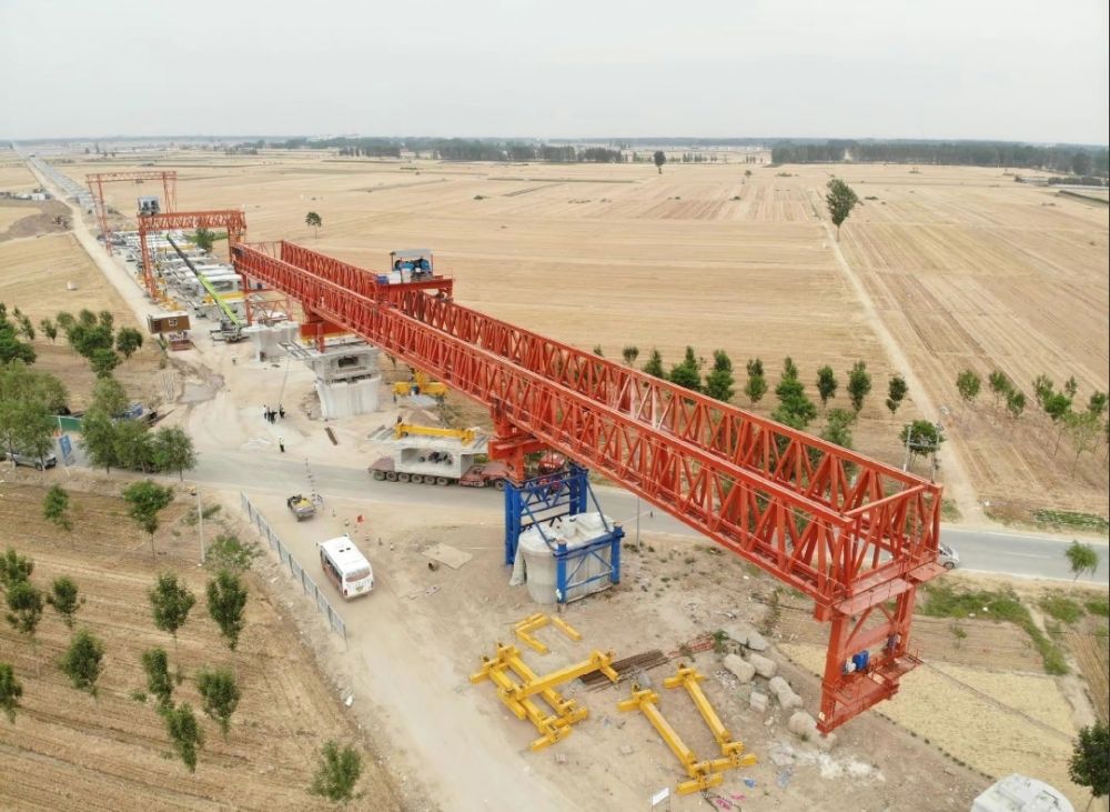 架橋機廠家供貨、公路鐵路架橋機、架橋機型號、價格