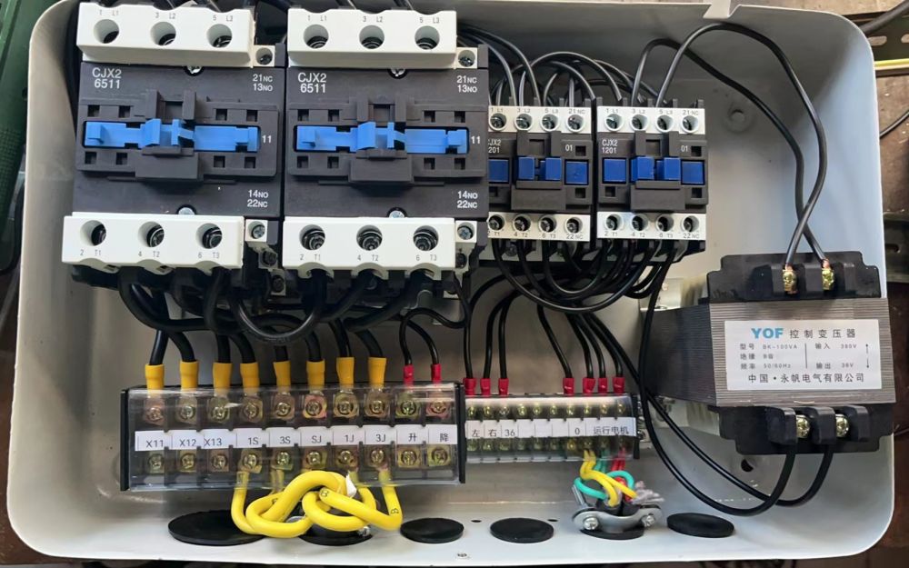 電動(dòng)葫蘆控制電器箱、單速/雙速葫蘆電器控制箱
