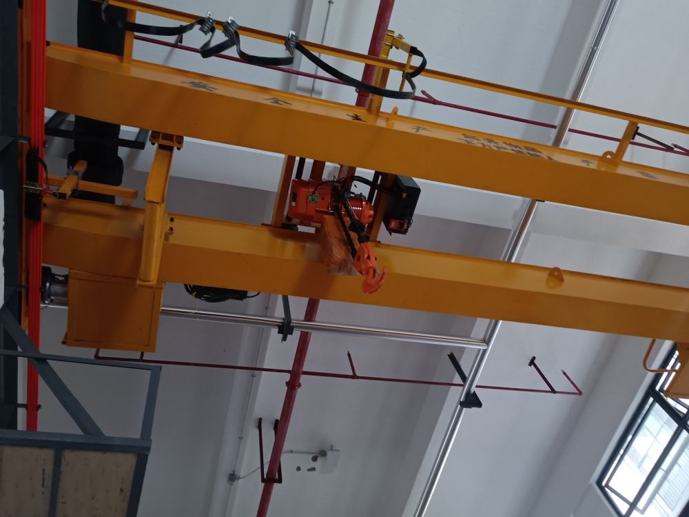 LH型電動葫蘆橋式起重機、起重機廠家報價