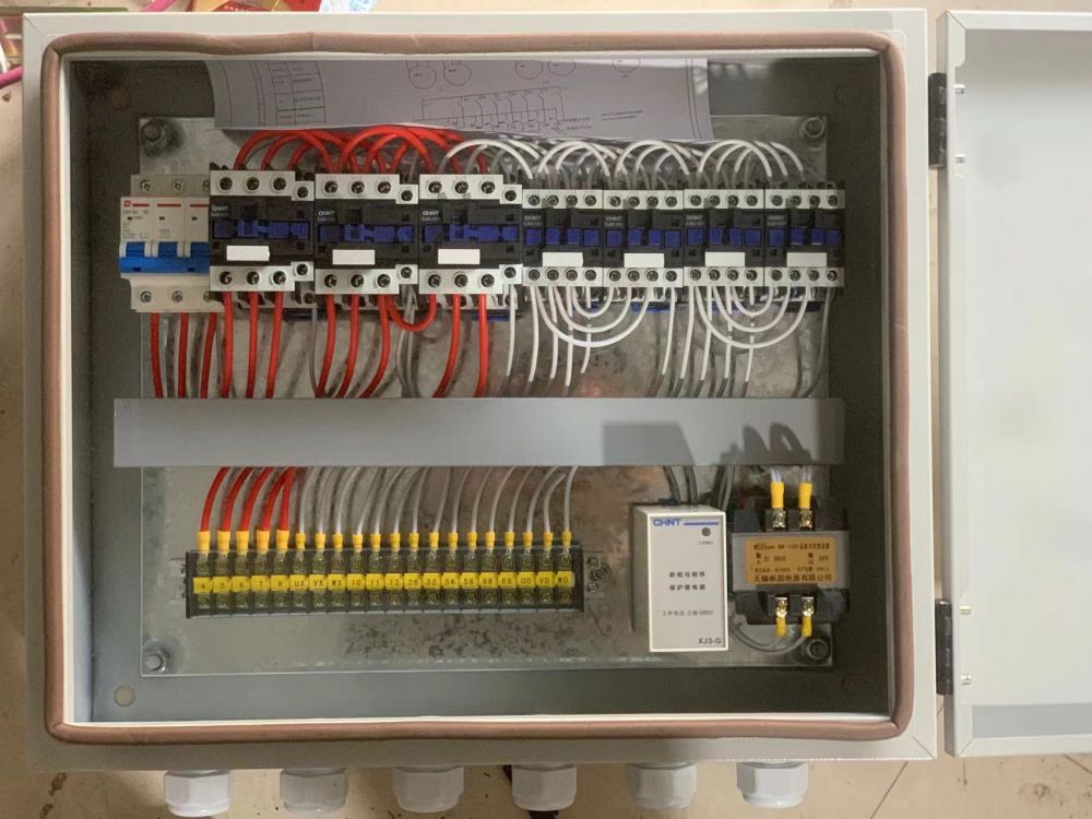 河南起重電氣箱、行車DK箱、葫蘆行車二合一電器箱生產(chǎn)廠家