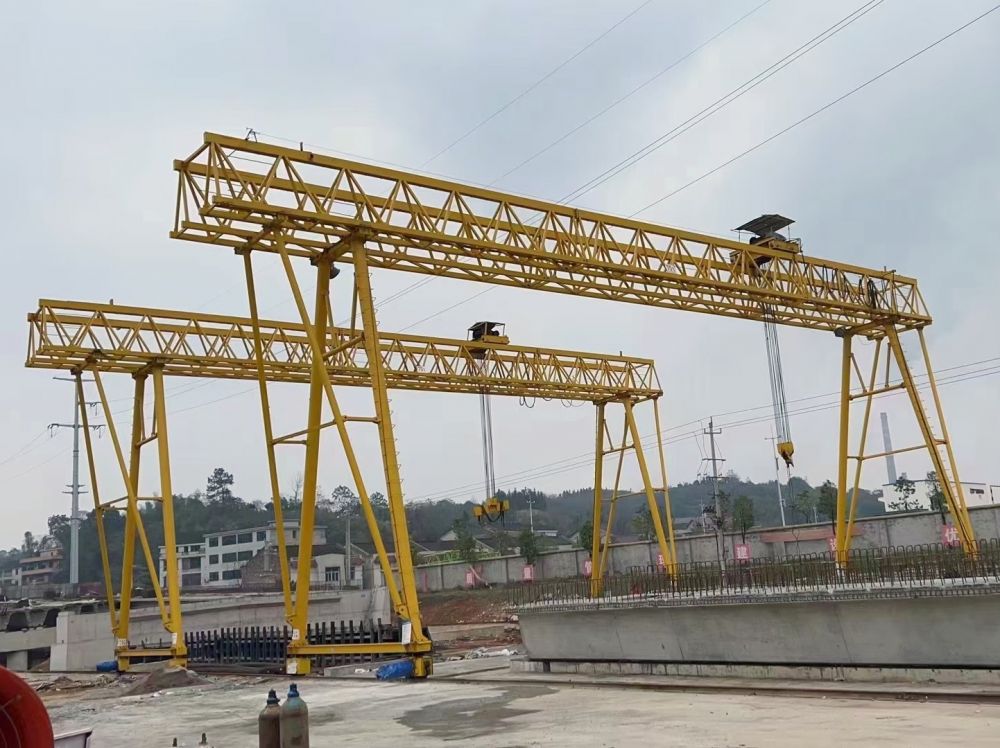 門式起重機(jī)、龍門吊廠家品牌、提梁機(jī)、路橋門機(jī)供貨安裝維修、租賃