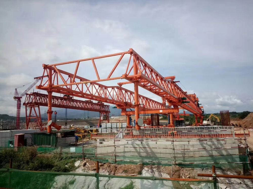 寧夏工程龍門吊、石嘴山提梁機、路橋門機廠家供貨安裝