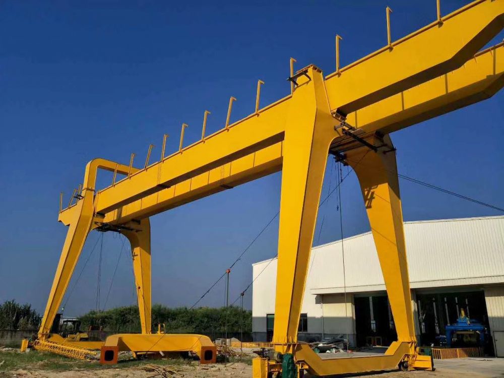 MG(A)型雙梁吊鉤門(mén)式起重機(jī)