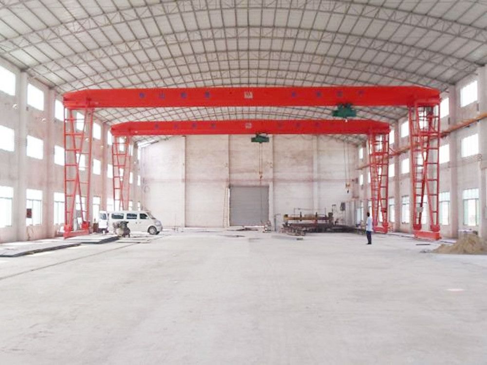 單梁龍門吊廠家供貨、安裝維修、電動單梁門式起重機(jī)價(jià)格、型號、參數(shù)