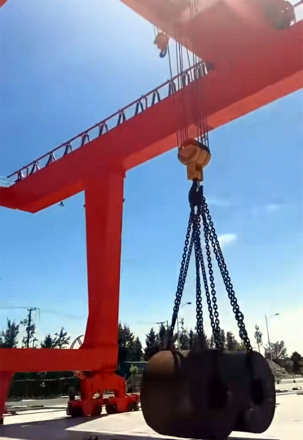 四川起重吊鉤吊具、行車大鉤、旋轉吊鉤、掛梁廠家銷售