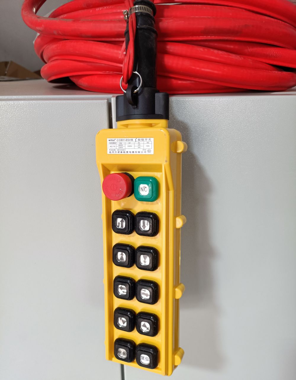 起重電器廠家、起重電動(dòng)葫蘆控制按鈕、手電門、手柄批發(fā)零售、價(jià)格優(yōu)