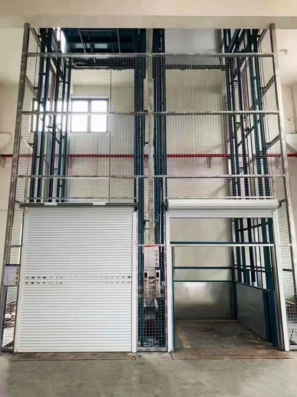 SJD鏈條導(dǎo)軌式液壓升降機(jī)、載貨提升機(jī)、載貨平臺(tái)、載貨貨梯