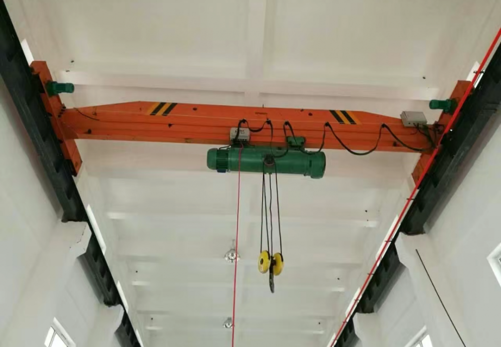 電動(dòng)橋式天車、行車、LDA型電動(dòng)單梁起重機(jī)