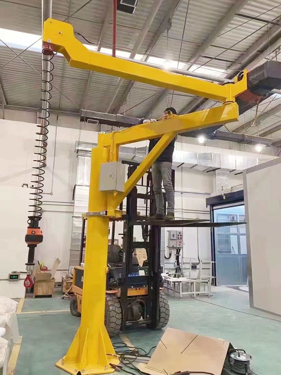 東莞起重機(jī)廠家銷售、折臂吊懸臂起重機(jī)