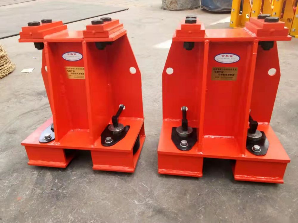 起重機(jī)防脫軌器、起重機(jī)防啃軌裝置