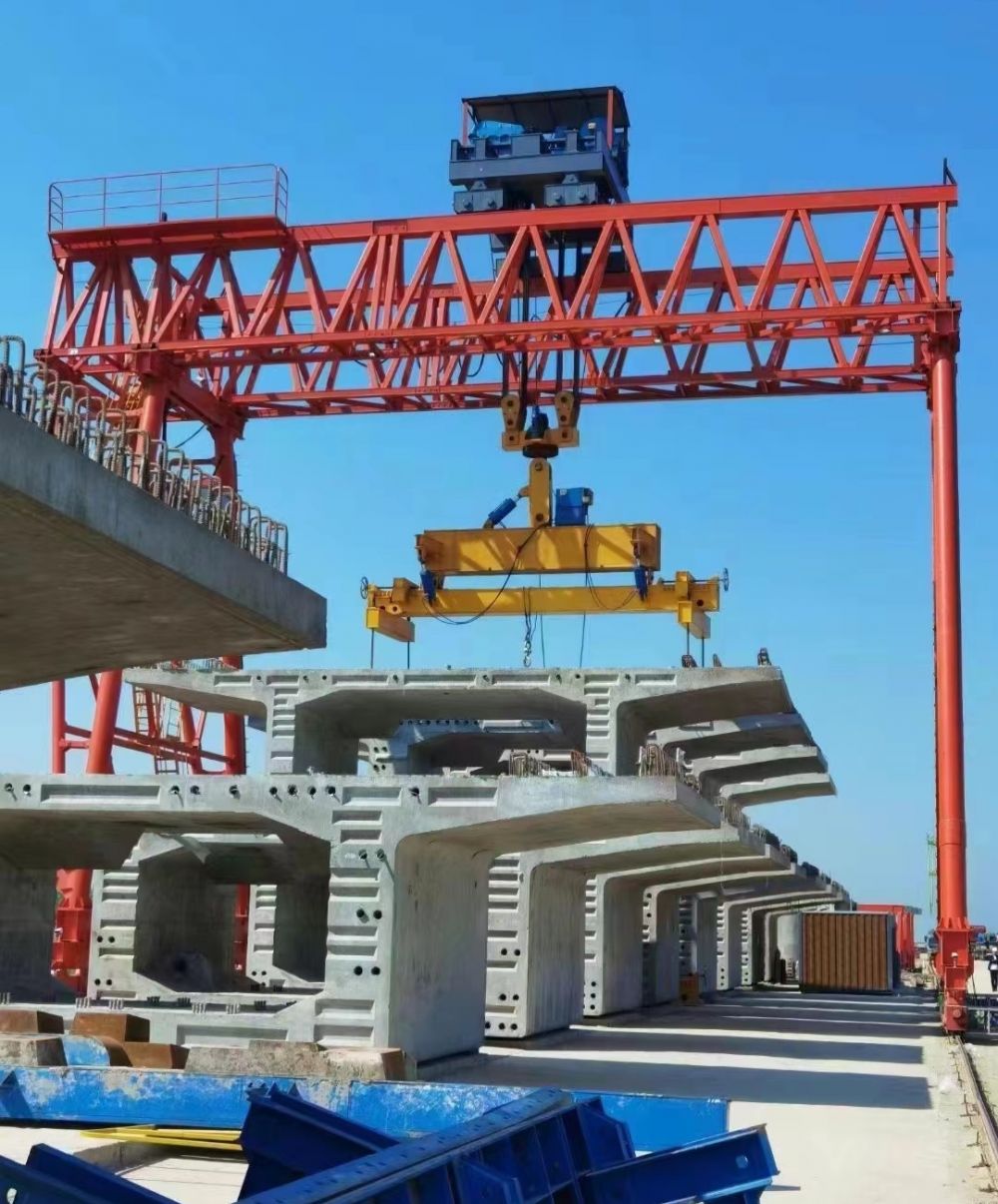 佛山起重機、工程龍門吊、提梁機生產制造、安裝維修廠家服務