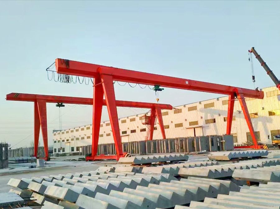 新疆烏魯木齊龍門吊廠家、MH型電動單梁門式起重機(jī)安裝維修