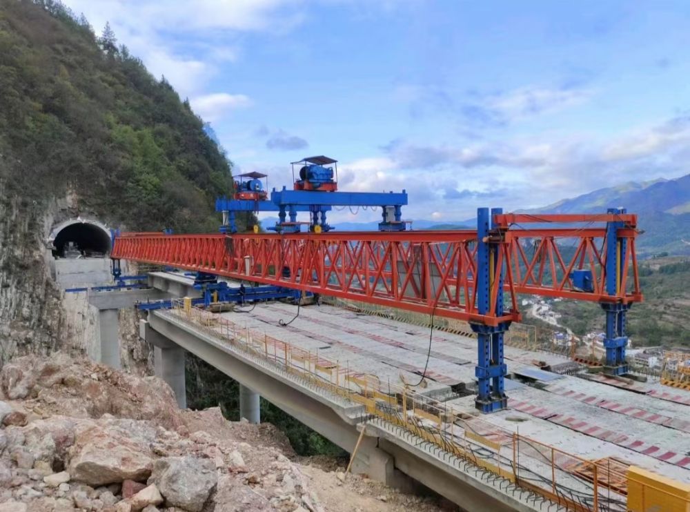 安徽架橋機(jī)廠家品牌、架橋機(jī)制造、架橋機(jī)安裝搬遷、租賃出租