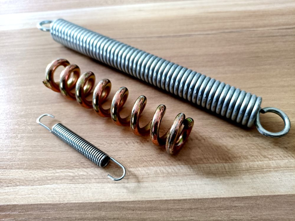 新鄉(xiāng)彈簧、卡簧、拉簧、異形簧生產(chǎn)廠家-長垣縣南墻彈簧廠