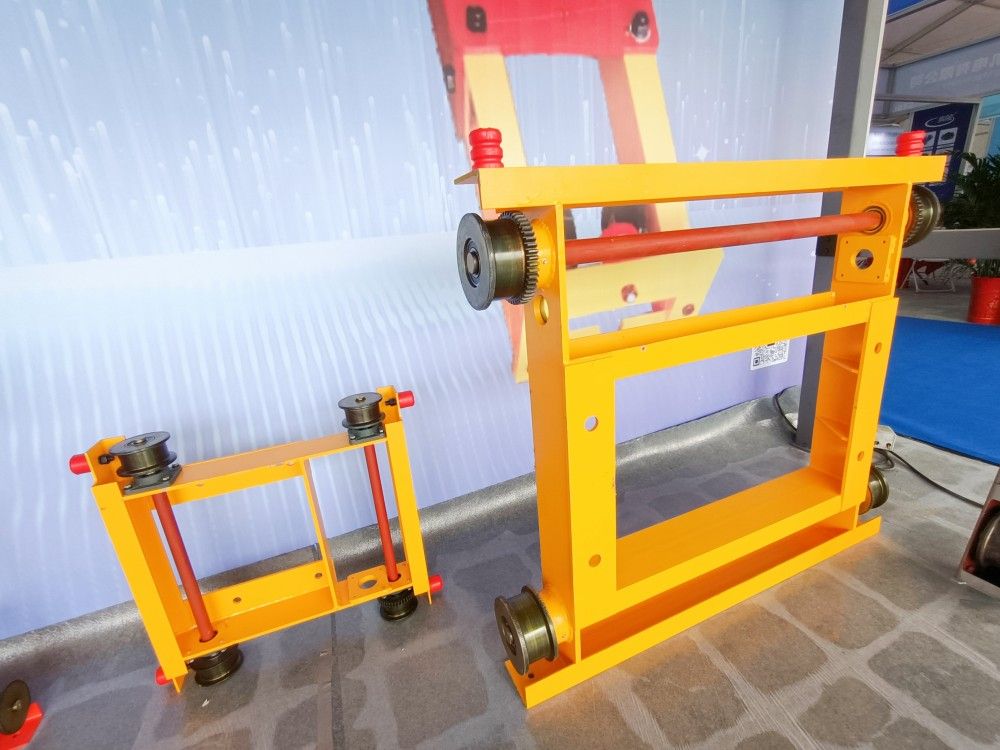 起重機(jī)小車、環(huán)鏈葫蘆小車、臺(tái)車、起重座式/掛式臺(tái)車批發(fā)