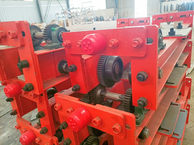 河南歐式懸掛起重機(jī)端梁、懸掛起重機(jī)梁頭廠家批發(fā)