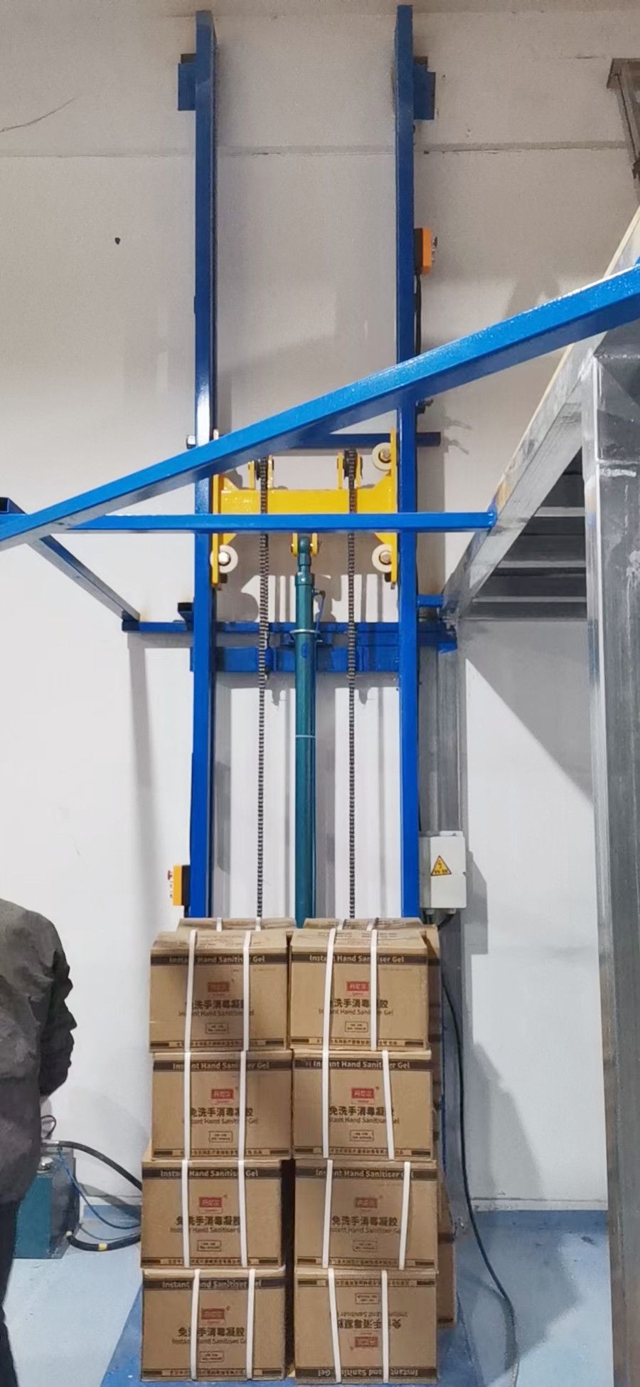 嘉興市SJD0.5~10t鏈條導(dǎo)軌式液壓升降機廠家銷售，安裝維修