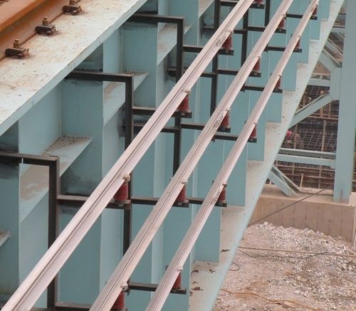 供應(yīng)銅導(dǎo)體或鋁導(dǎo)體鋼體滑觸線