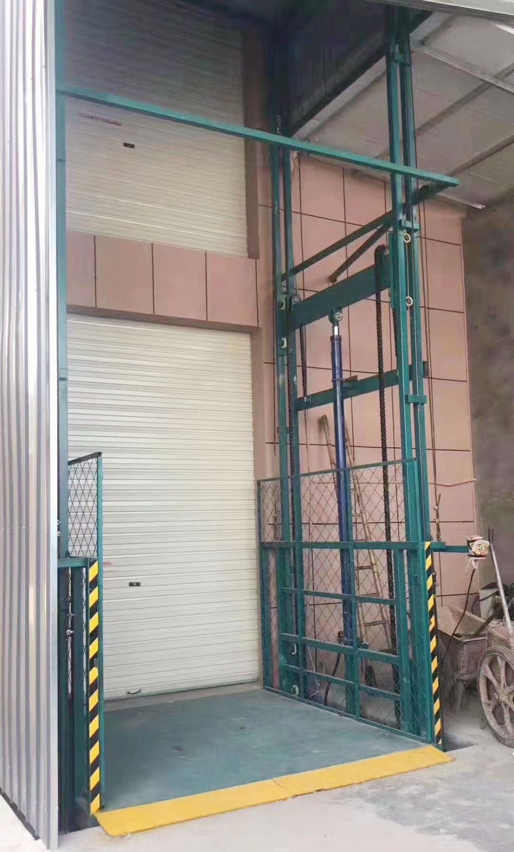 成都升降平臺(tái)、鏈條導(dǎo)軌式升降機(jī)廠家銷售安裝維修