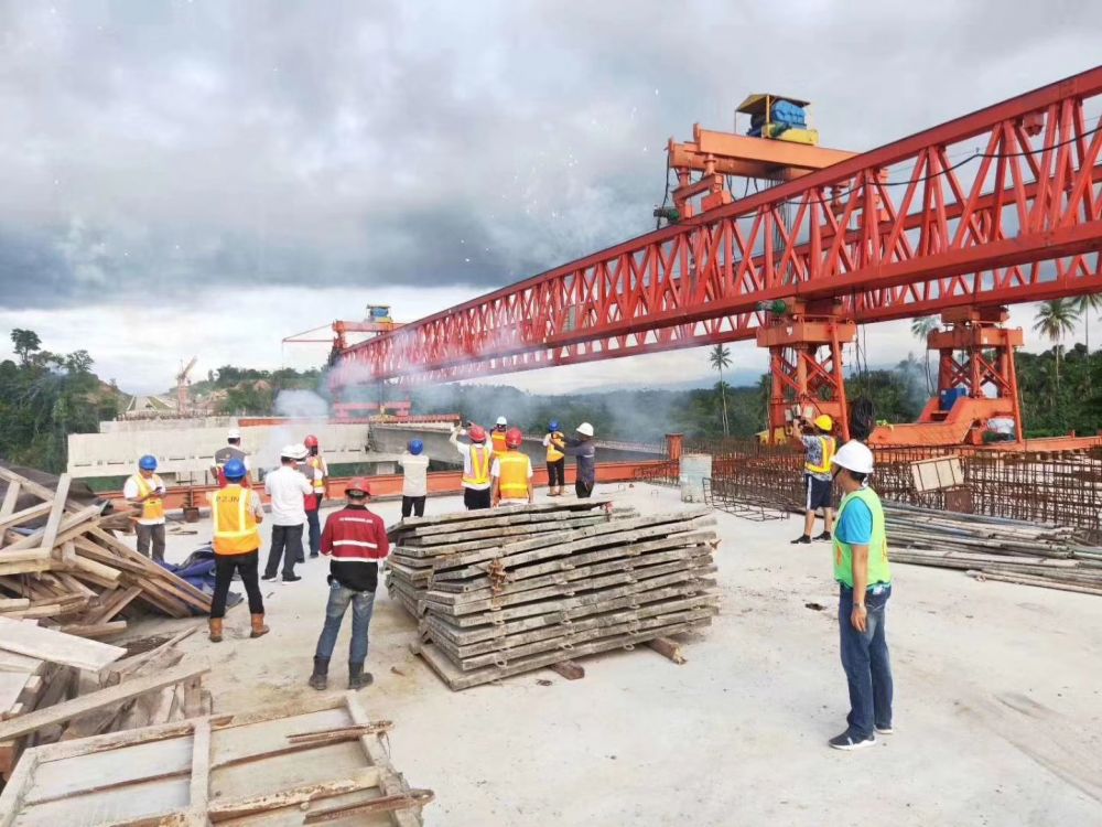 架橋機(jī)廠家設(shè)計(jì)制造、銷售租賃、架橋機(jī)安裝維修、搬遷移裝遷移工程