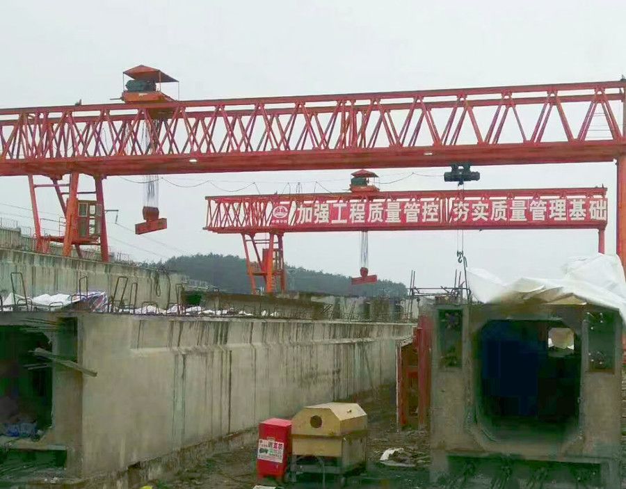 呼和浩特市提梁機(jī)、梁場(chǎng)龍門吊、桁架單雙梁門式起重機(jī)