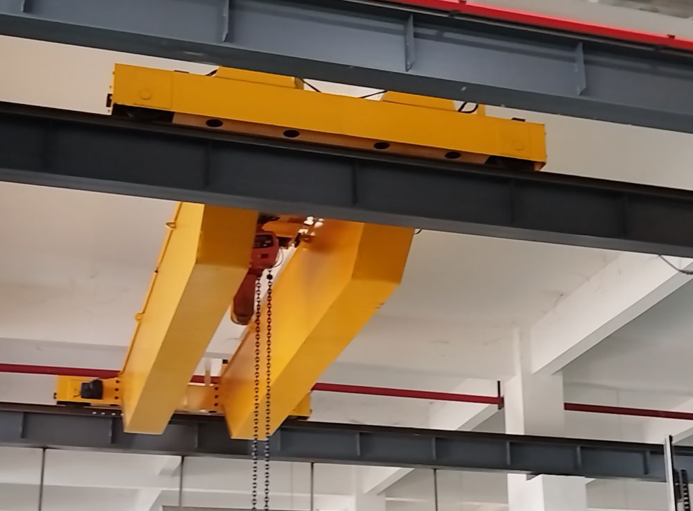 廣東清遠(yuǎn)起重機(jī)，電動(dòng)葫蘆橋式起重機(jī)、葫蘆雙天車(chē)