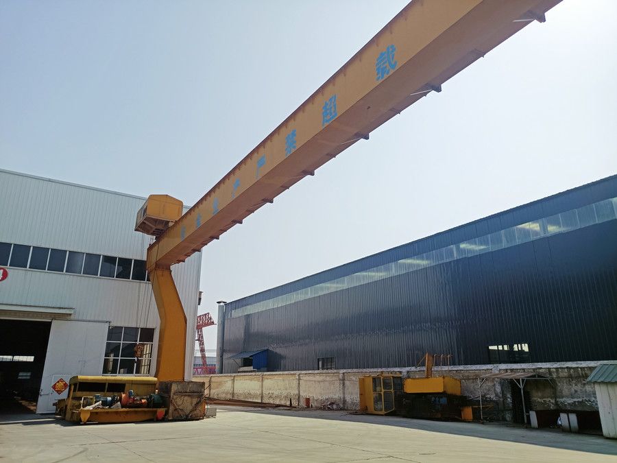 大連龍門吊廠家銷售、MDG型門式起重機、L型吊鉤門式起重機