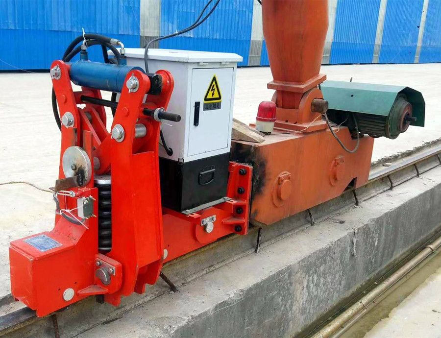 大連龍門吊改造、龍門吊加裝液壓防風(fēng)鐵楔-華研起重安防批發(fā)安裝