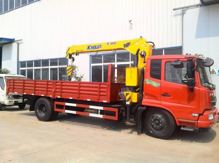 隨車(chē)起重機(jī)